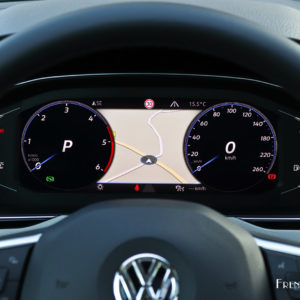 Photo combiné numérique Digital Cockpit Volkswagen Passat SW r