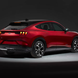 Photo 3/4 arrière Ford Mustang Mach-E (2019)