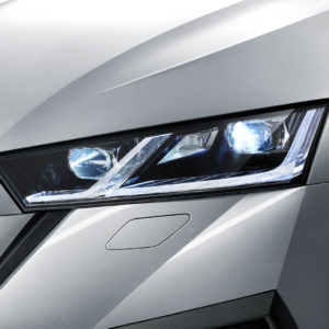 Photo phare avant Matrix LED Škoda Octavia IV (2019)