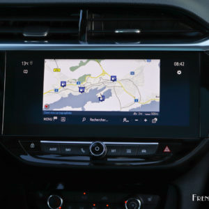 Photo navigation GPS écran tactile 7 Opel Corsa F (2019)