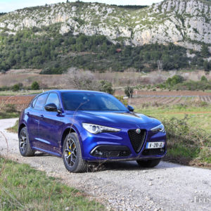 Photo 3/4 avant Alfa Romeo Stelvio Veloce (2020)