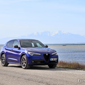 Photo 3/4 avant statique Alfa Romeo Stelvio Veloce (2020)