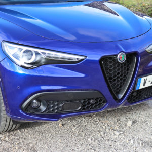 Photo bouclier avant Alfa Romeo Stelvio Veloce (2020)