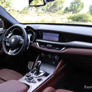 Photo intérieur cuir Alfa Romeo Stelvio Veloce (2020)