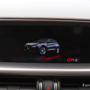 Photo sélecteur modes conduite DNA écran tactile Alfa Romeo St