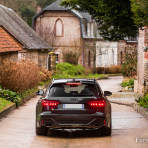 Photo vue arrière Audi RS 6 Avant C8 (2020)