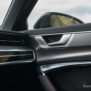 Photo détail habillage porte poignée Audi RS 6 Avant C8 (2020)
