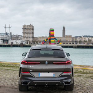 Photo face arrière statique BMW X6 30d (2020)