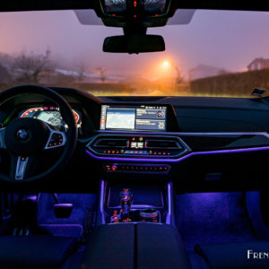 Photo intérieur éclairé nuit BMW X6 30d (2020)