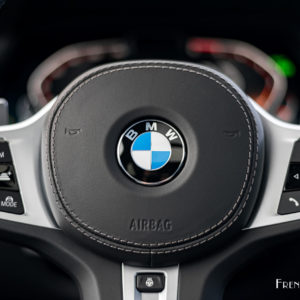 Photo volant cuir BMW X6 30d (2020)