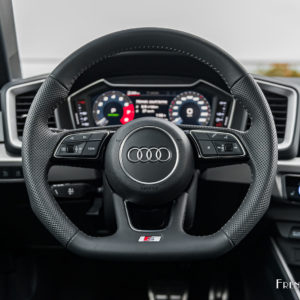 Photo volant cuir Audi A1 Citycarver (2020)