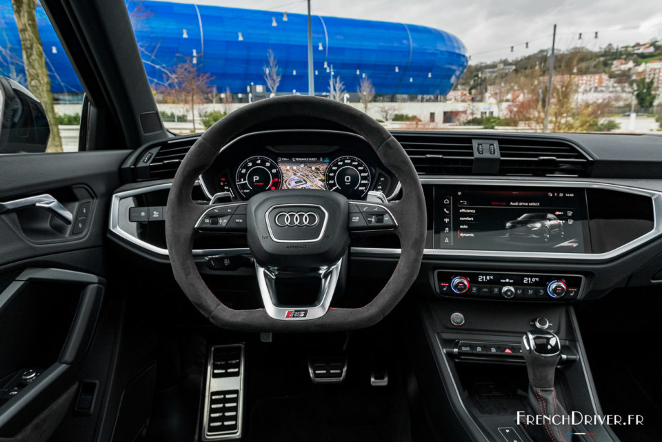 Photo poste de conduite Audi RSQ3 Sportback (2020)