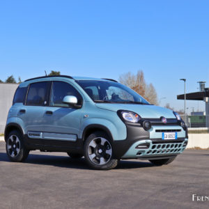 Photo 3/4 avant Fiat Panda Hybrid (2020)