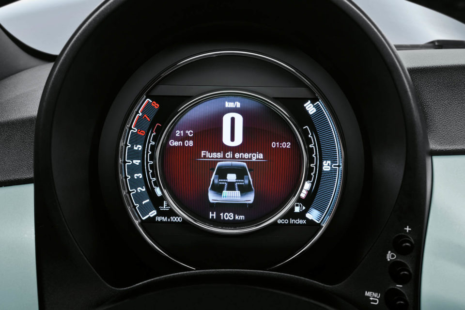 Photo combiné numérique Fiat 500 Hybrid (2020)