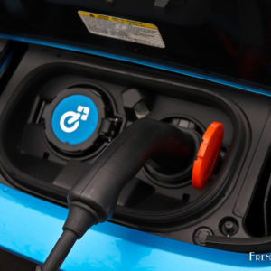 Photo prise recharge électrique Nissan Leaf e+ II (2020)