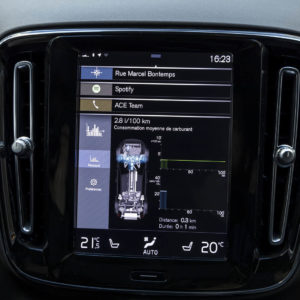 Photo écran tactile Volvo XC40 Recharge T5 Hybride (2020)