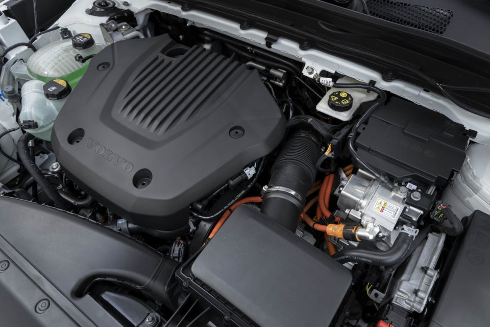 Photo moteur hybride essence Recharge T5 262 ch (180 + 82) Volvo