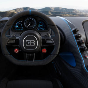 Photo poste de conduite Bugatti Chiron Pur Sport (2020)
