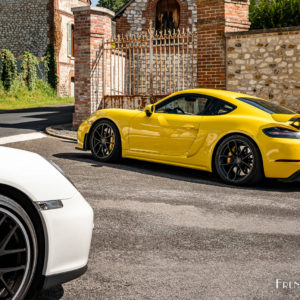 Photo 3/4 arrière Porsche 718 Cayman GT4 (2020)