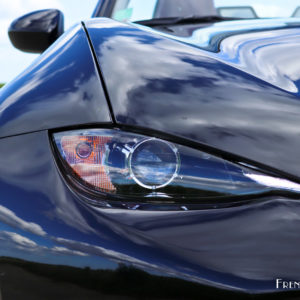 Photo phare avant LED Mazda MX-5 Eunos Edition (2020)