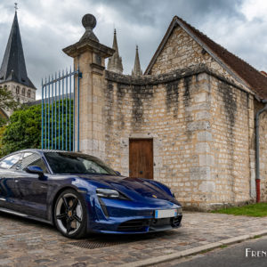 Photo 3/4 avant Porsche Taycan Turbo (2020)