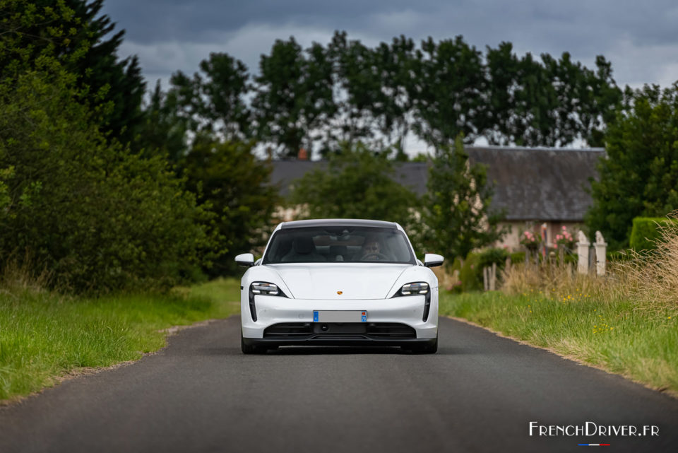 Photo face avant Porsche Taycan 4S (2020)
