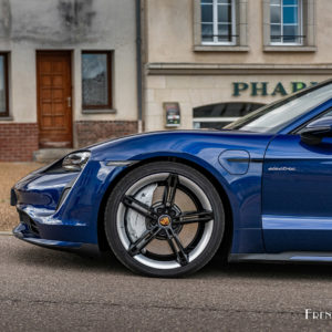 Photo jante aluminium Porsche Taycan Turbo (2020)