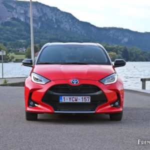 Photo face avant Toyota Yaris IV Hybride (2020)