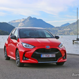 Photo 3/4 avant Toyota Yaris IV Hybride (2020)