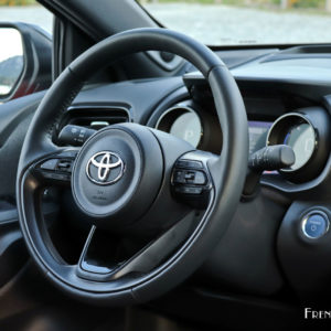 Photo volant cuir Toyota Yaris IV Hybride (2020)
