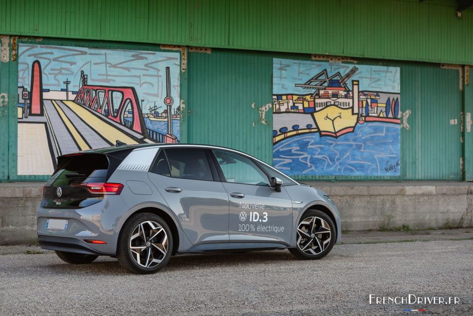 Photo profil arrière Volkswagen ID.3 (2020)