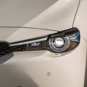 Photo phare avant LED Mazda MX-30 électrique (2020)
