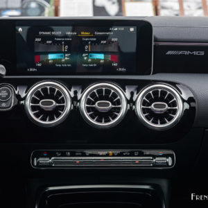 Photo écran tactile Mercedes AMG CLA 45 S (2020)