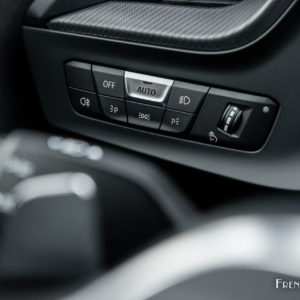 Photo détail boutons phares BMW M235i Gran Coupé (2020)