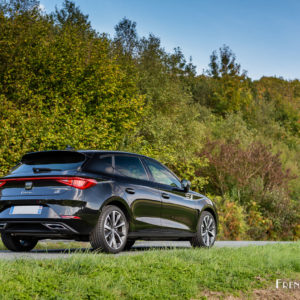 Photo 3/4 arrière SEAT Leon e-Hybrid 204 (2020)