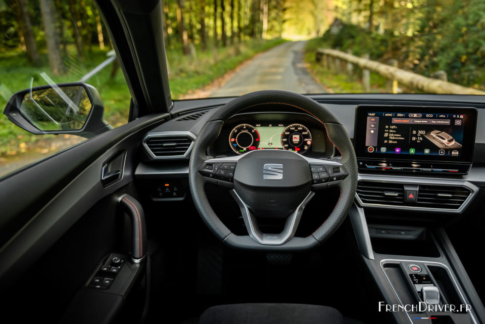 Photo tableau de bord SEAT Leon e-Hybrid 204 (2020)