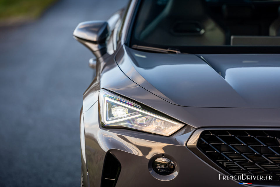 Photo phare avant LED Cupra Formentor VZ (2020)