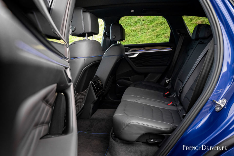 Photo banquette arrière Volkswagen Touareg R eHybrid 462 (2021)