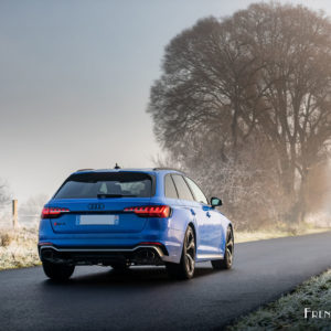 Photo 3/4 arrière statique Audi RS 4 Avant 25 Years (2021)