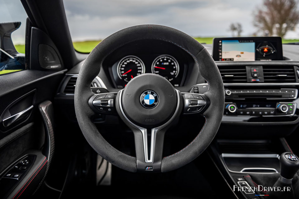 Photo volant Alcantara BMW M2 CS (2021)