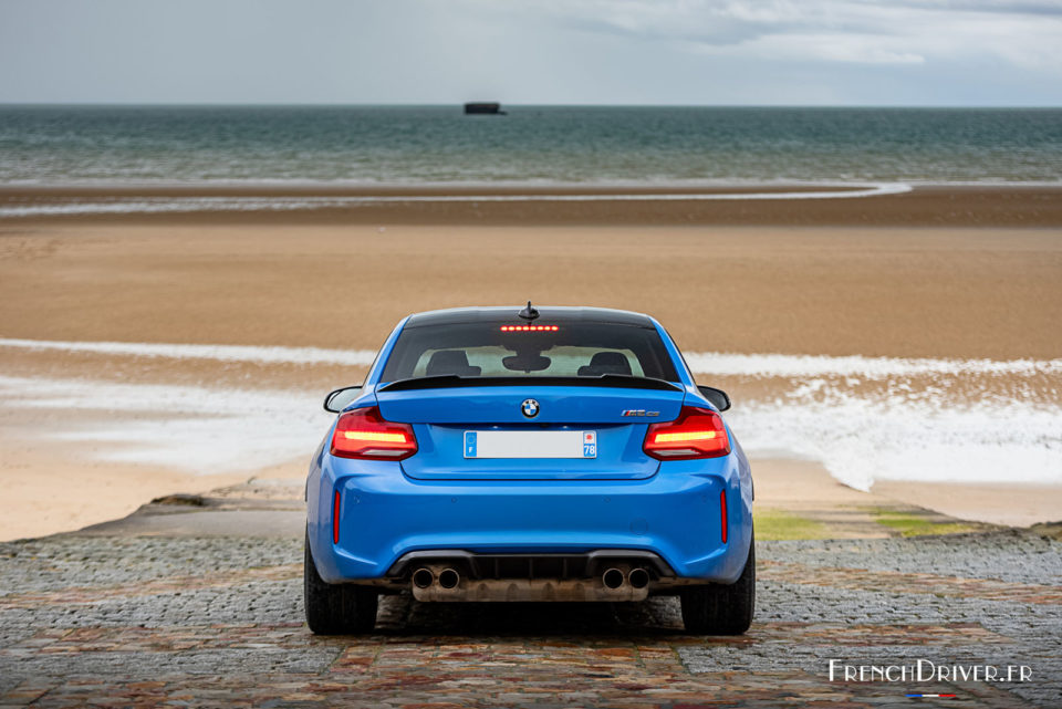 Photo face arrière BMW M2 CS (2021)