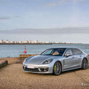 Photo 3/4 avant Porsche Panamera Sport Turismo 4S E-Hybrid (2021