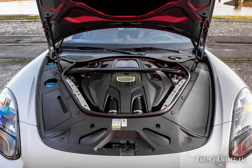 Photo moteur hybride essence électrique Porsche Panamera Sport