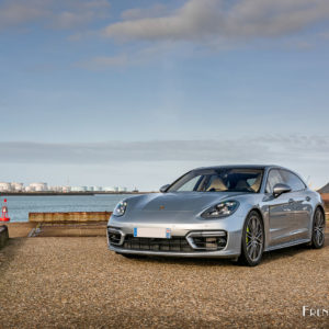 Photo 3/4 avant Porsche Panamera Sport Turismo 4S E-Hybrid (2021
