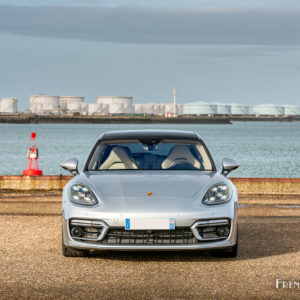 Photo face avant Porsche Panamera Sport Turismo 4S E-Hybrid (202