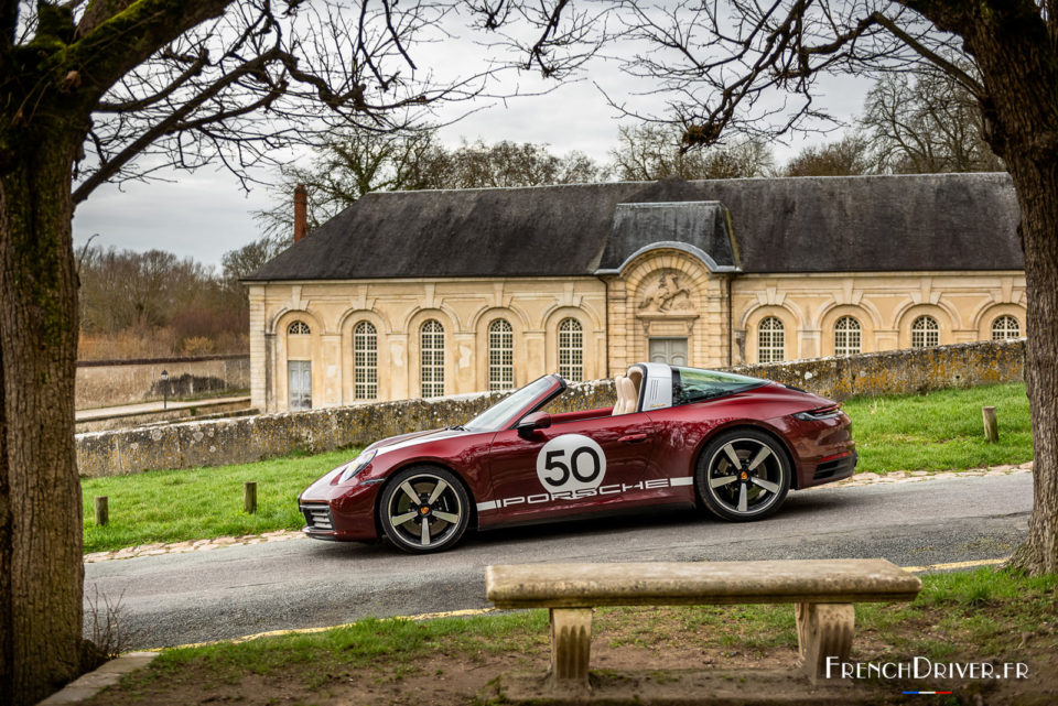 Photo statique Porsche 911 (992) Targa 4S Heritage Design Editio