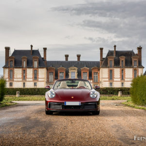 Photo face avant Porsche 911 (992) Targa 4S Heritage Design Edit
