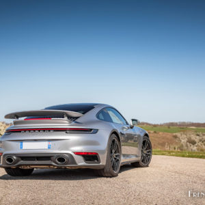 Photo 3/4 arrière Porsche 911 (992) Turbo S (2021)