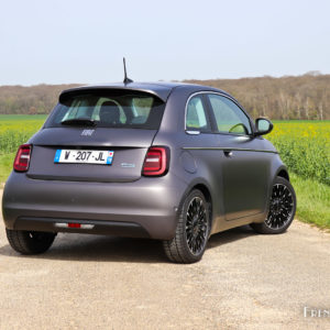 Photo 3/4 arrière Fiat 500 électrique (2021)