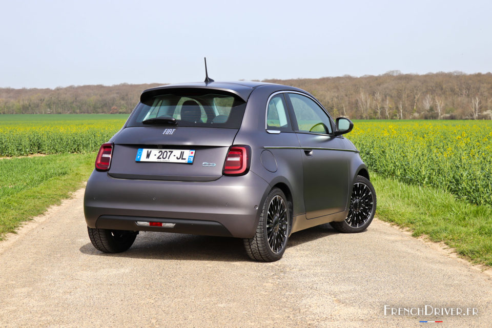 Photo 3/4 arrière Fiat 500 électrique (2021)